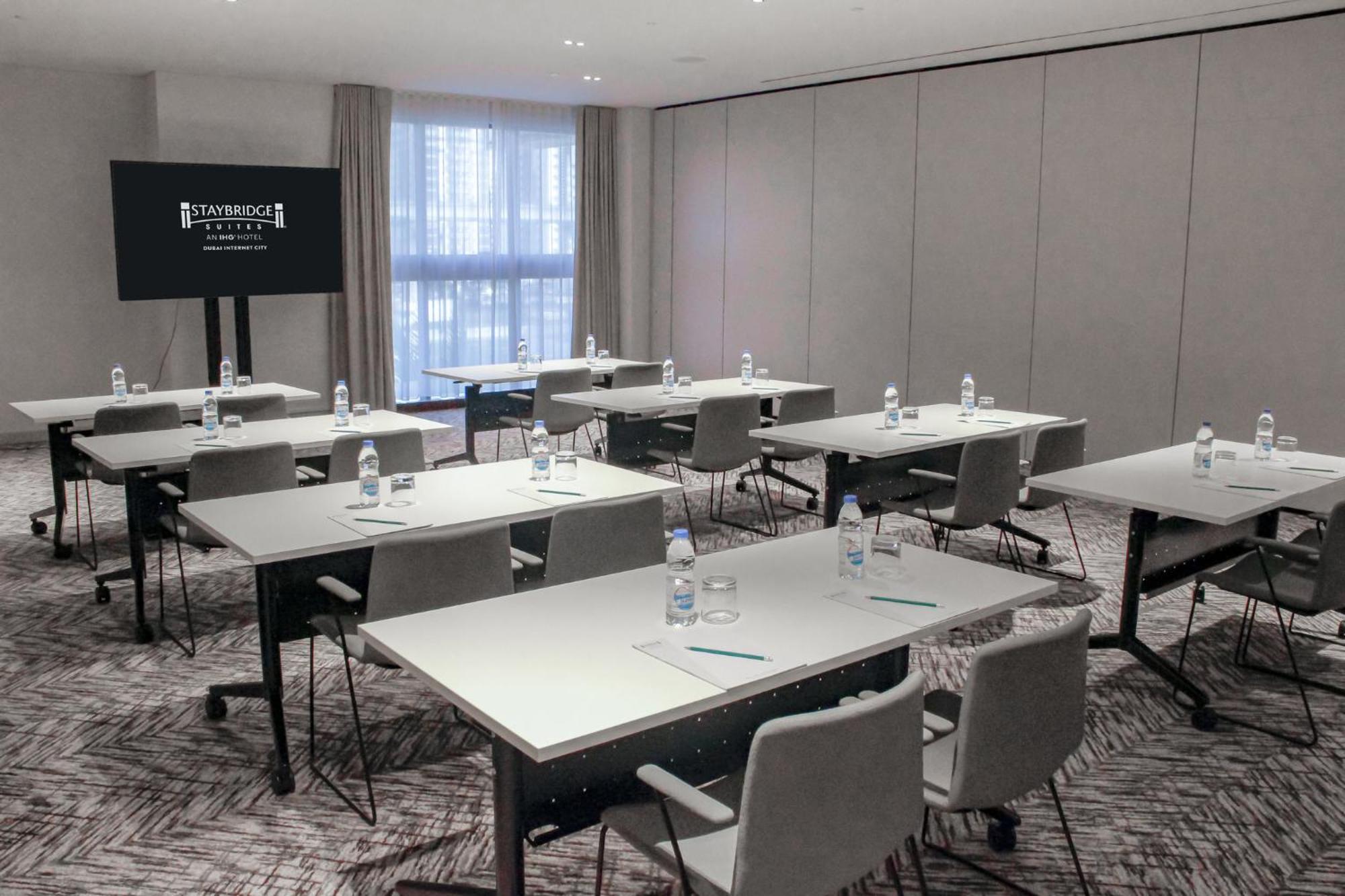 Staybridge Suites Dubai Internet City By Ihg Exterior photo