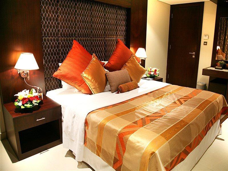 Staybridge Suites Dubai Internet City By Ihg Exterior photo