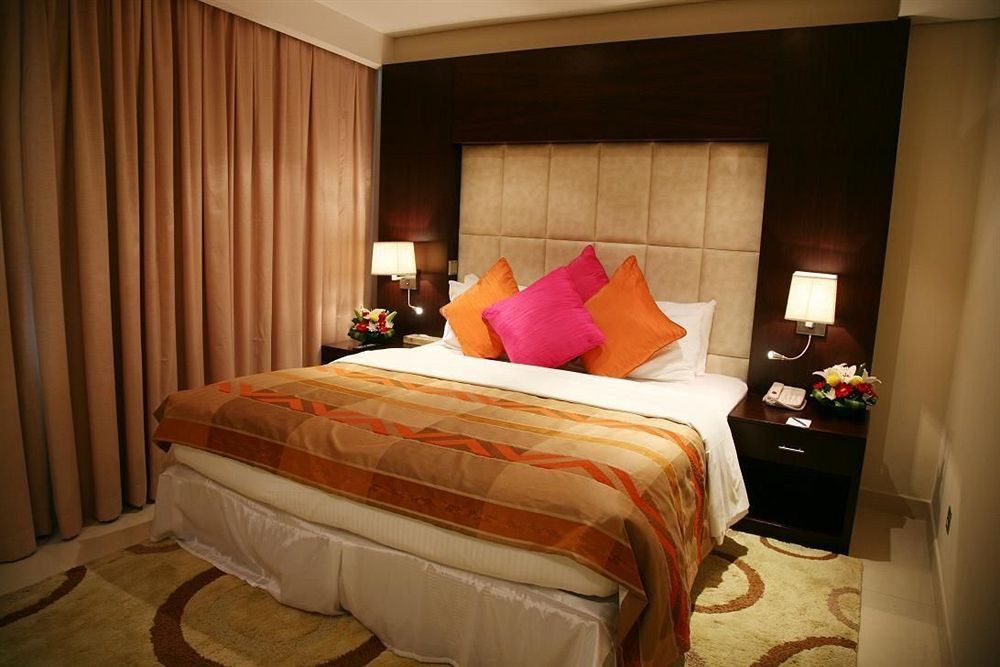 Staybridge Suites Dubai Internet City By Ihg Exterior photo