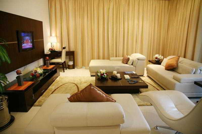 Staybridge Suites Dubai Internet City By Ihg Exterior photo