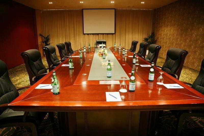 Staybridge Suites Dubai Internet City By Ihg Exterior photo