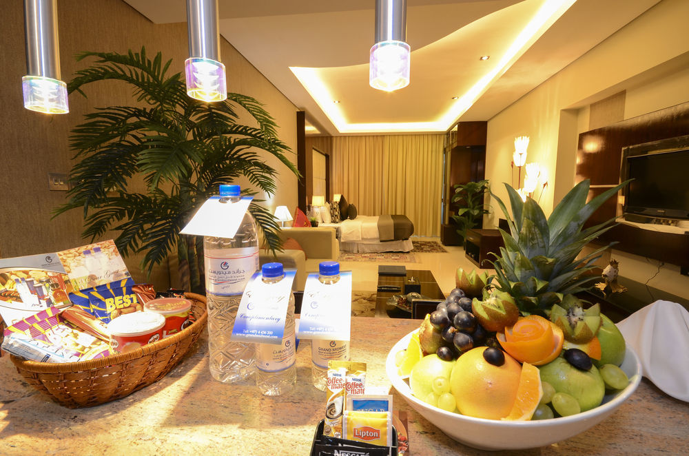 Staybridge Suites Dubai Internet City By Ihg Exterior photo